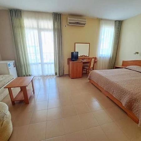 Family Hotel Selena Nesebar Buitenkant foto