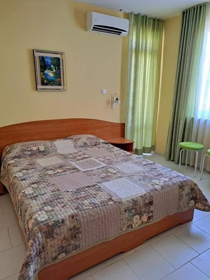 Family Hotel Selena Nesebar Buitenkant foto