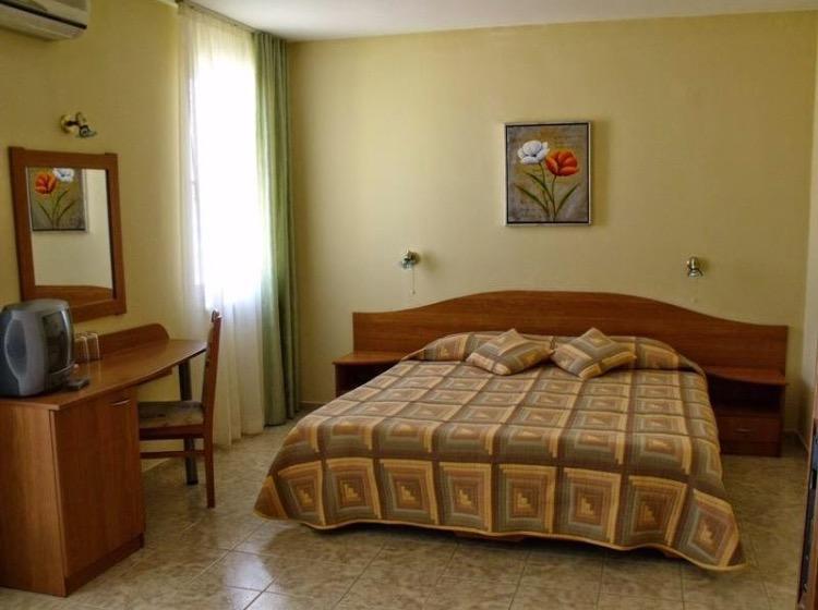 Family Hotel Selena Nesebar Buitenkant foto