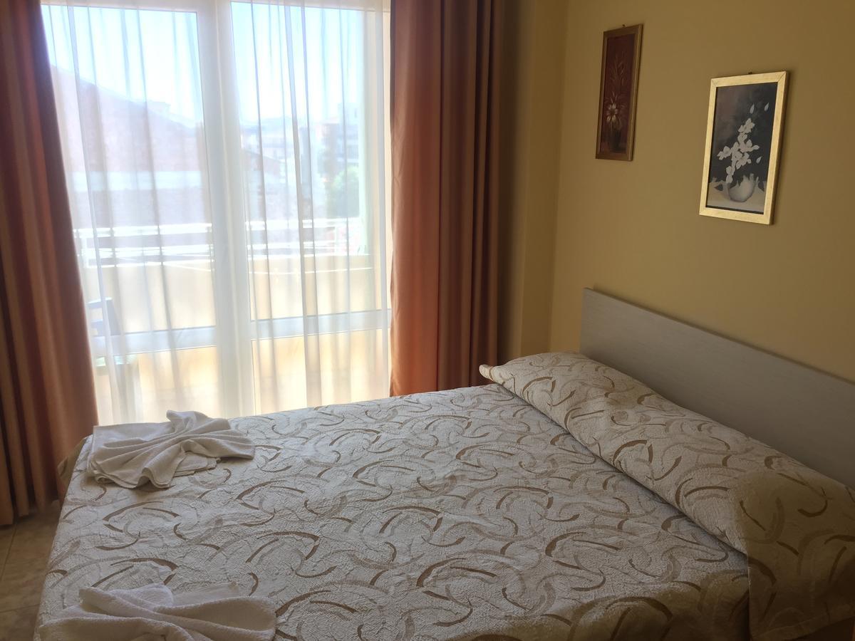 Family Hotel Selena Nesebar Buitenkant foto